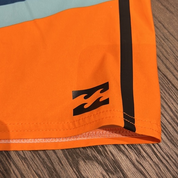 Billabong board shorts - Picture 2 of 4